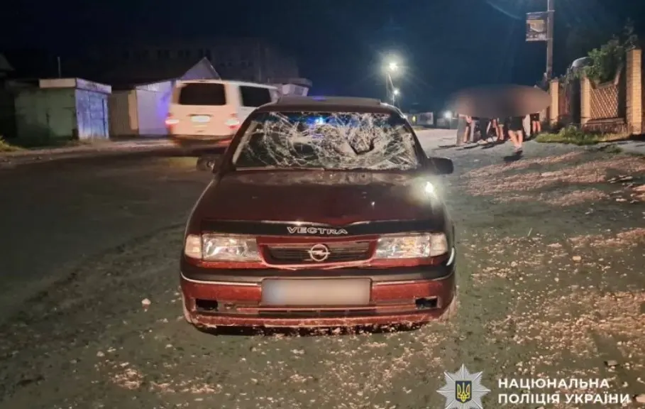 На Вінниччині водій Opel збив пішохода, чоловік помер в лікарні