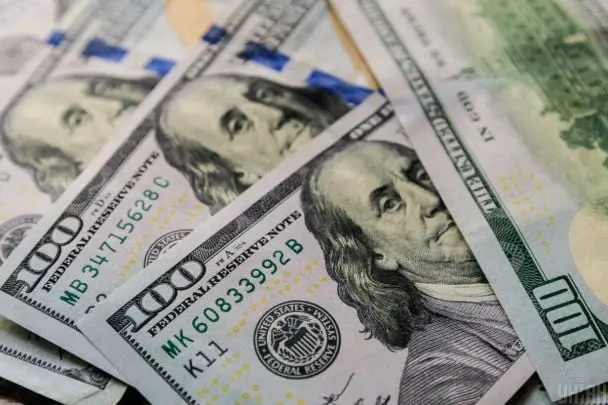 Курс валют на вихідні, 7-8 червня: скільки коштують долар, євро і злотий