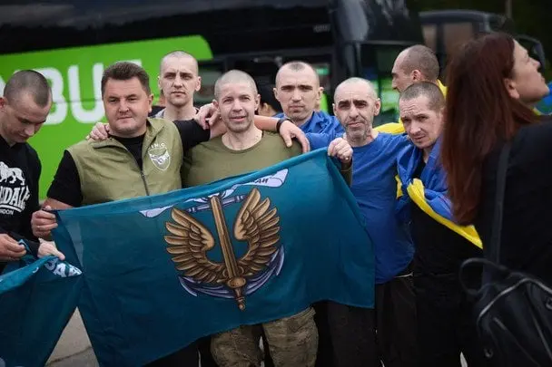 Великий обмін полоненими: до України повернули групу важкопоранених і важкохворих воїнів