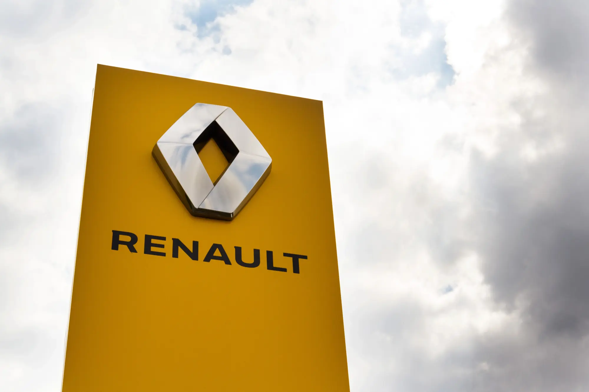 В Украине будет производить дроны французский автогигант Renault – France Info