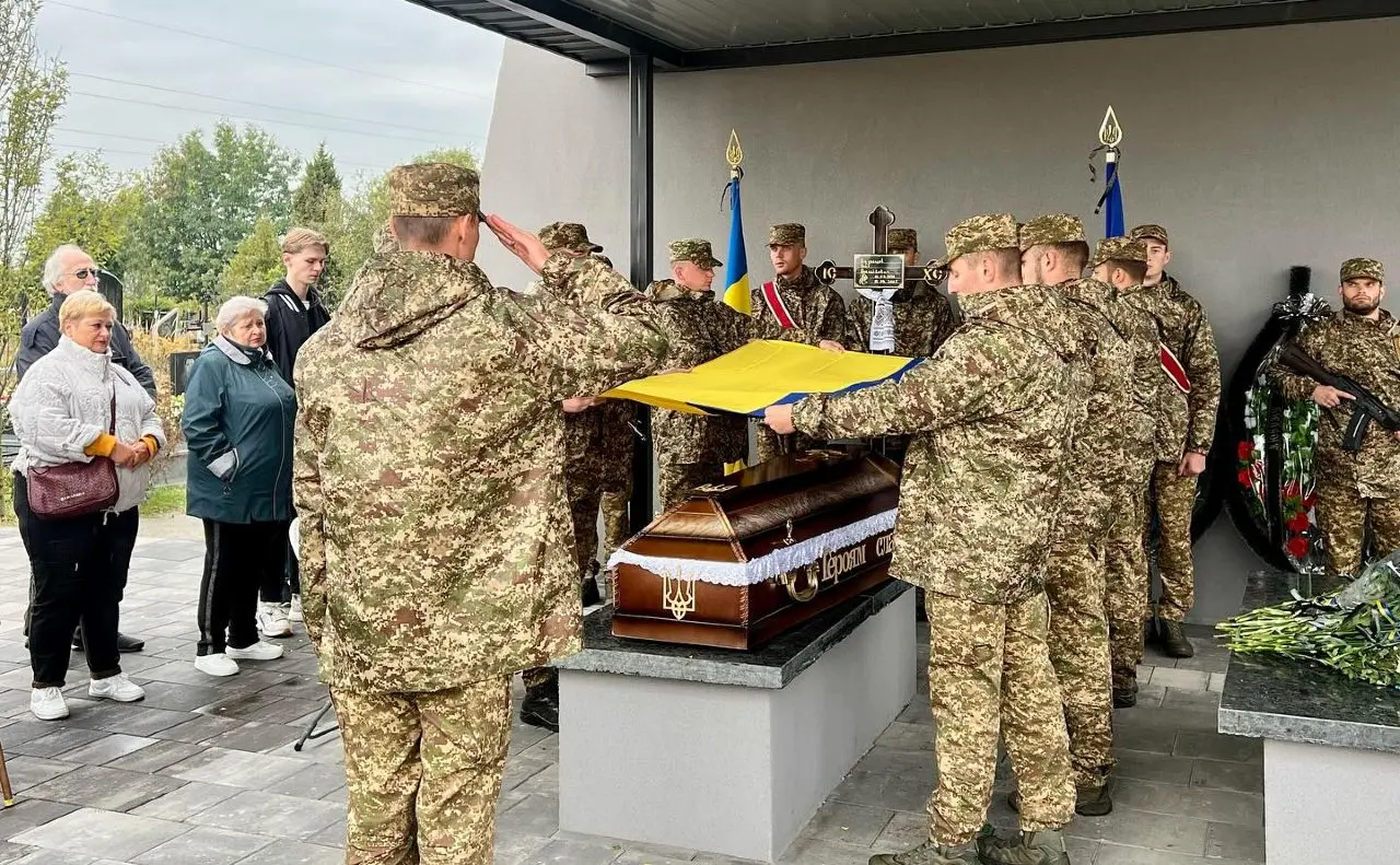 У Бучі попрощалися з військовим Олегом Кузнєцовим