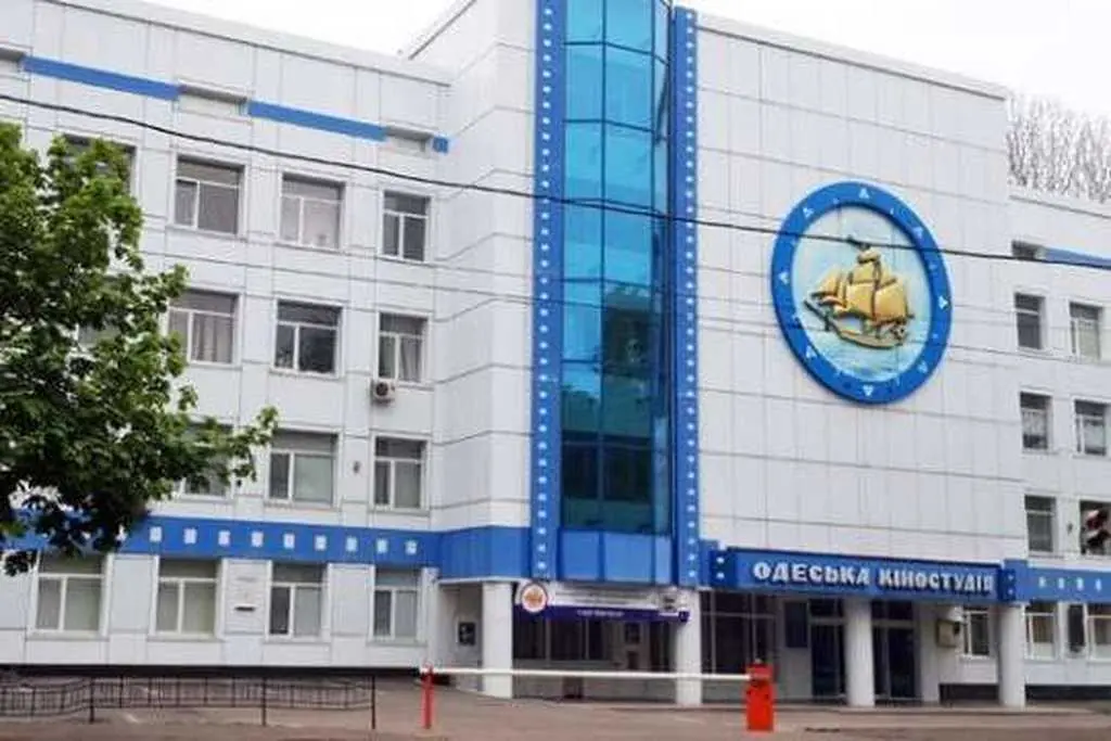 Росія вдарила по кіностудії в Одесі: знищено декорації до нового фільму (фото)