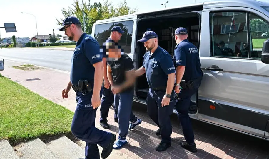 Чоловікам, які побили ексміністра охорони здоров’я Польщі, загрожує тюремне ув’язнення