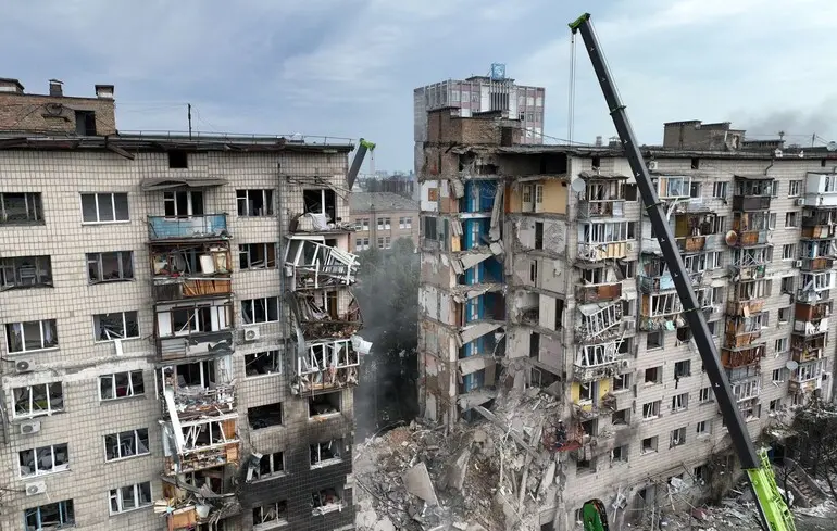 Під завалами будинку у Києві можуть знаходитися до 14 людей — КМВА