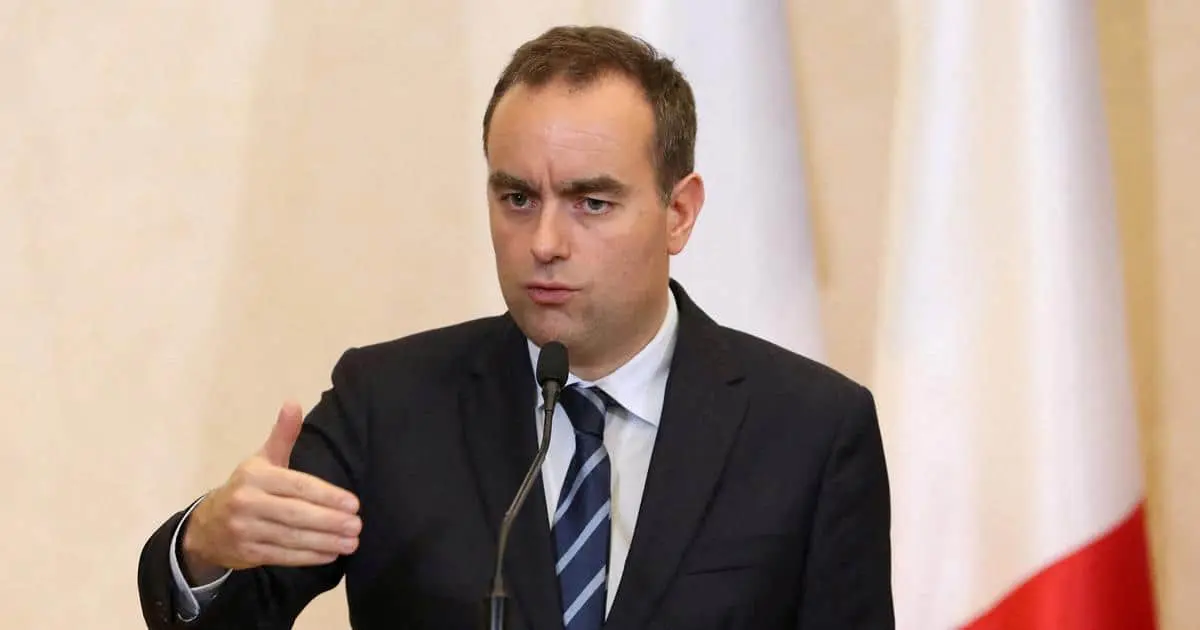 Прем&#700;єра Франції запідозрили у брехні про магістерський диплом