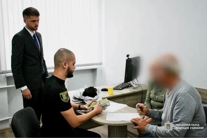 На Закарпатті родина військовополоненого отримала назад майже 3 млн грн, які забрали шахраї