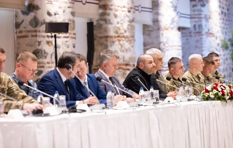 Українська делегація вже прибула до Стамбула на переговори із РФ