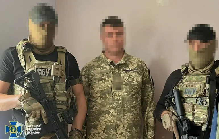 СБУ затримала "крота" у ВПС України: зрадник готував удари по аеродромах базування Су-24, F-16, Mirage 2000