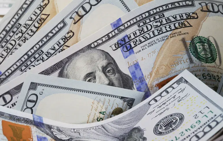 Нацбанк зменшив продаж валюти 