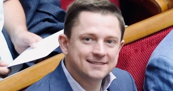 Олесь Довгий написав заяву про складання мандата народного депутата