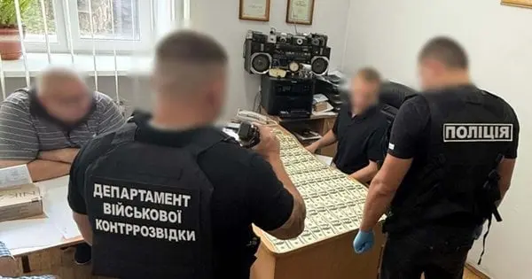 У Тернополі затримали працівника ЖЕКу за спробу переправити ухилянта за кордон
