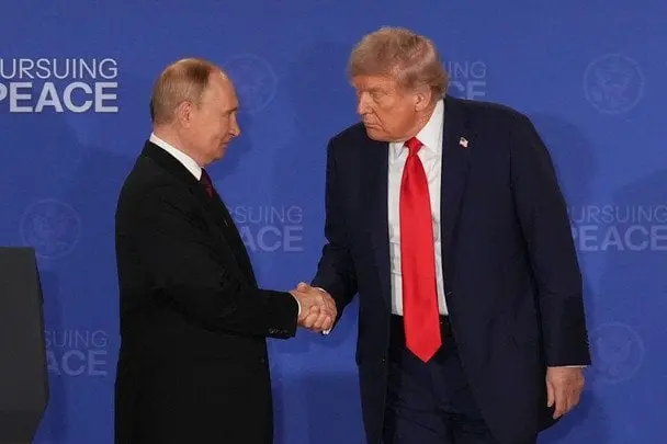 Трамп прокоментував переговори з Путіним: прогрес є, але повного