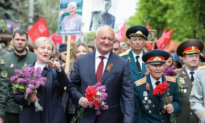 У Молдові сімом депутатам загрожує штраф за георгіївську стрічку на 9 травня